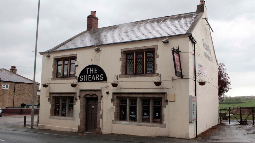 External view of the Shears Inn